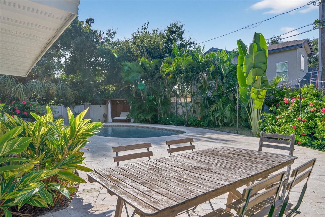 1835 Serpentine Drive S, Saint Petersburg, FL 33712 Photo