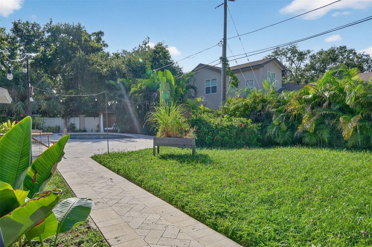 1835 Serpentine Drive S, Saint Petersburg, FL 33712 Photo