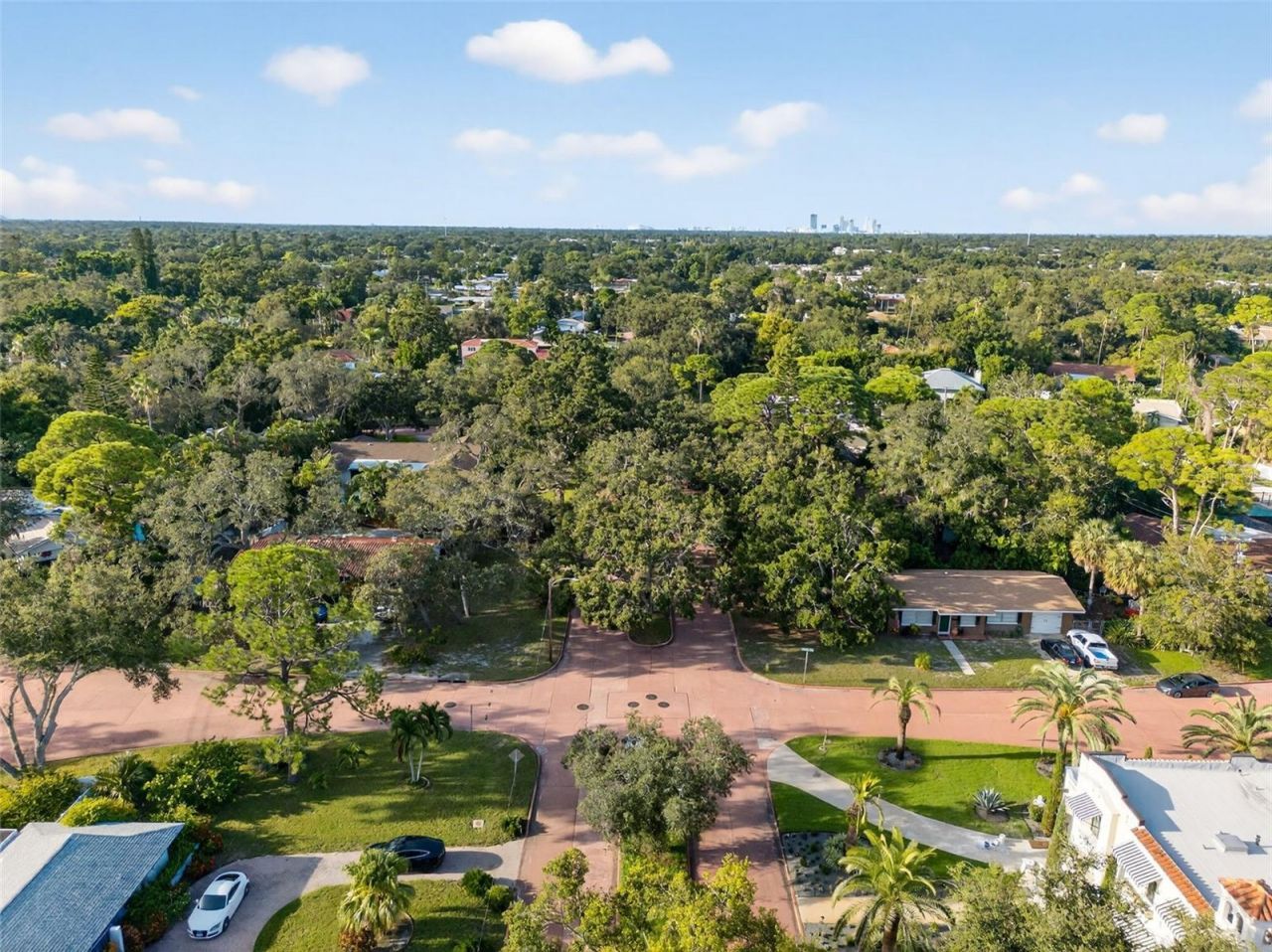 1835 Serpentine Drive S, Saint Petersburg, FL 33712 Photo