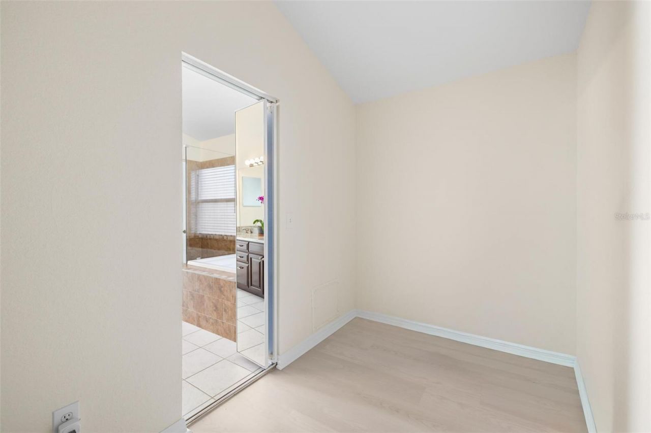 1240 Vinetree Drive, Brandon, FL 33510 Photo