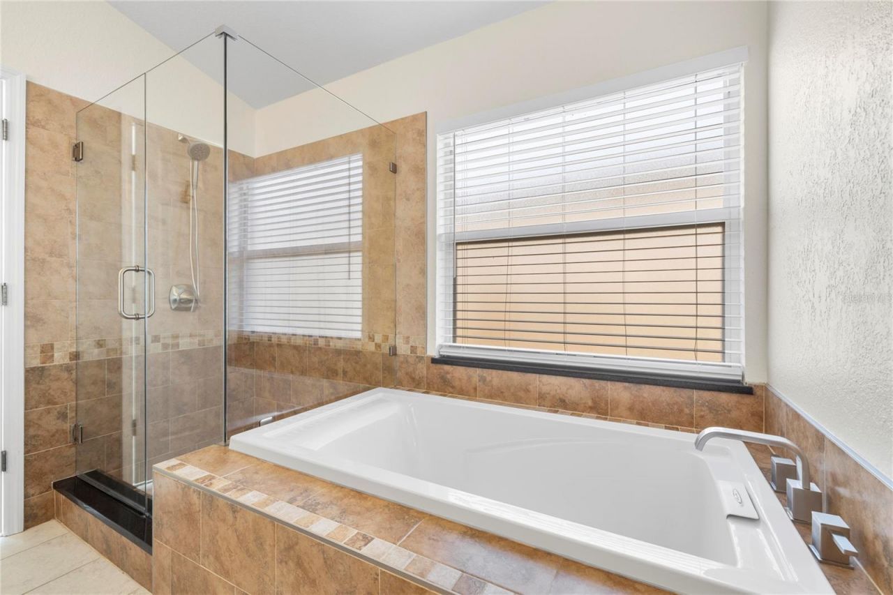 1240 Vinetree Drive, Brandon, FL 33510 Photo