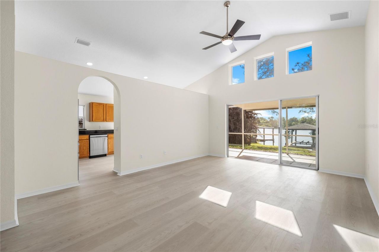 1240 Vinetree Drive, Brandon, FL 33510 Photo