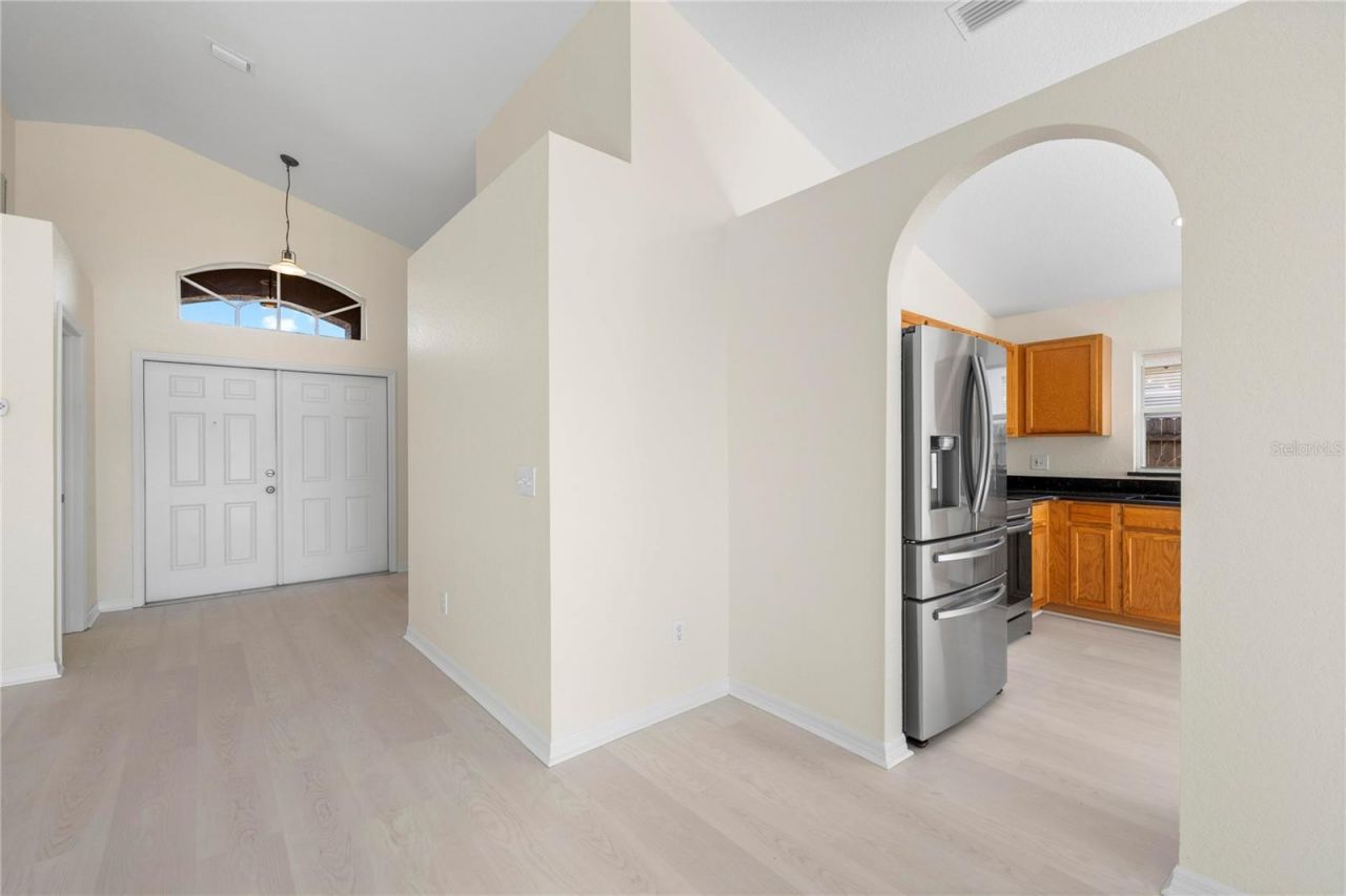 1240 Vinetree Drive, Brandon, FL 33510 Photo