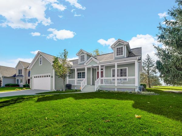 2161 Burnham Court , Algonquin, IL 60102