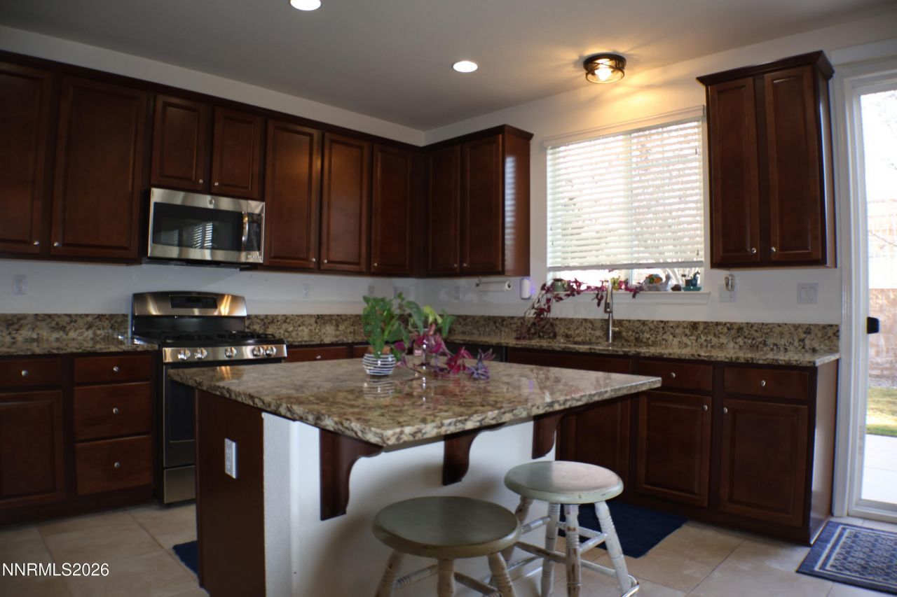 2056 Whitecliff Drive, Reno, NV 89521 Photo