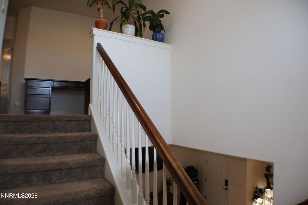 2056 Whitecliff Drive, Reno, NV 89521 Photo