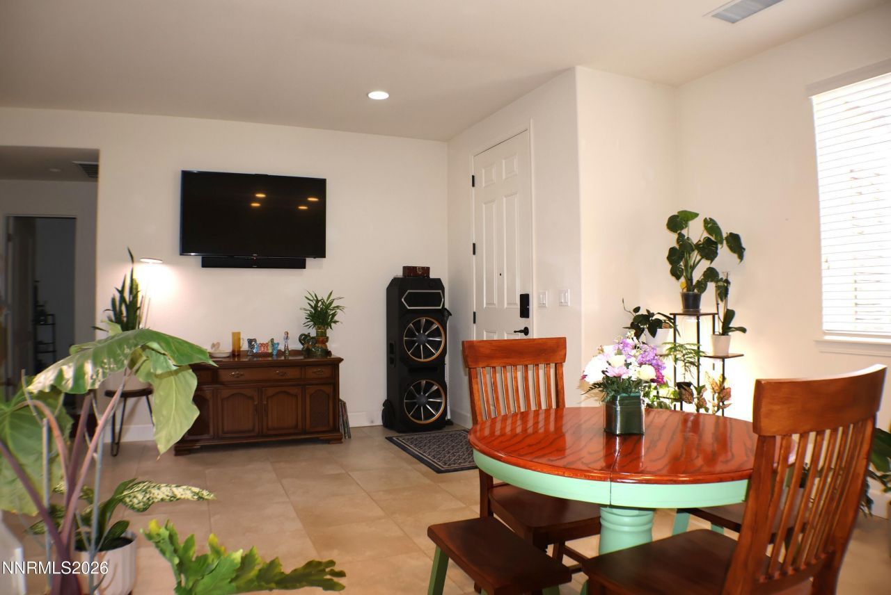 2056 Whitecliff Drive, Reno, NV 89521 Photo