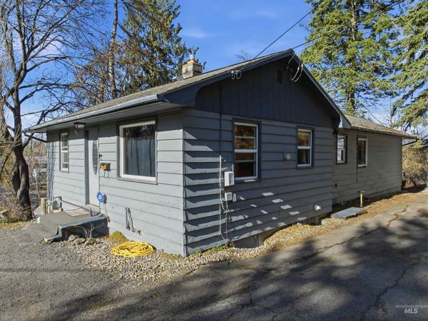 1260 Walenta Dr, Moscow, ID 83843