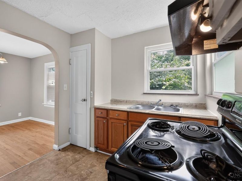 2843 Robert Avenue, Cincinnati, OH 45211 Photo 10