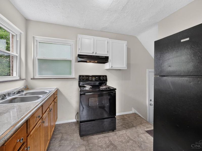 2843 Robert Avenue, Cincinnati, OH 45211 Photo 12