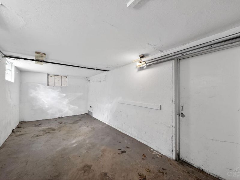 2843 Robert Avenue, Cincinnati, OH 45211 Photo 29