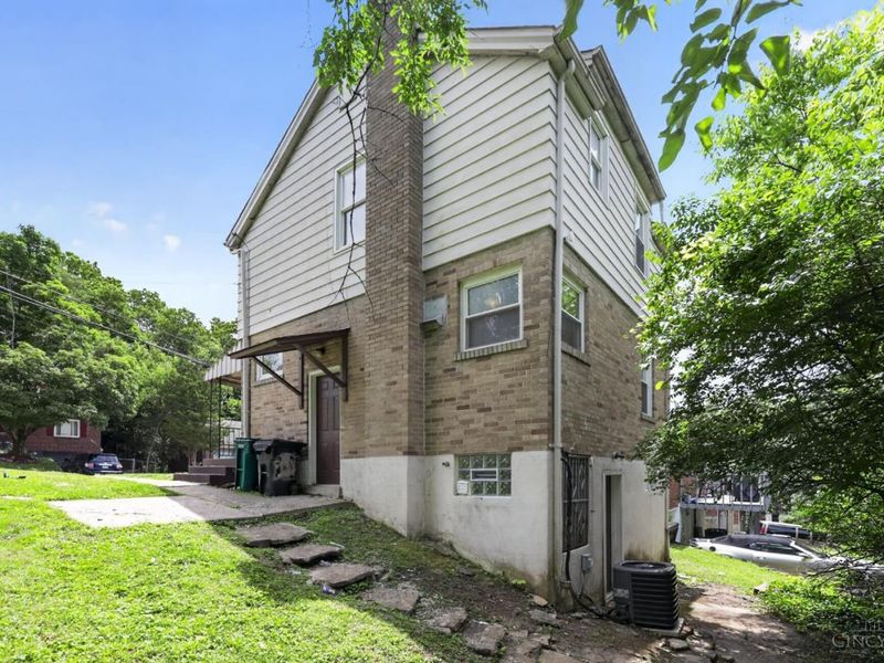 2843 Robert Avenue, Cincinnati, OH 45211 Photo 5