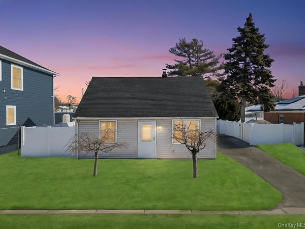 1333 5th Avenue, Bay Shore, NY 11706