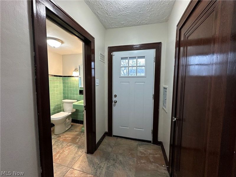 512 Clearmont Drive, Youngstown, OH 44511 Photo 3