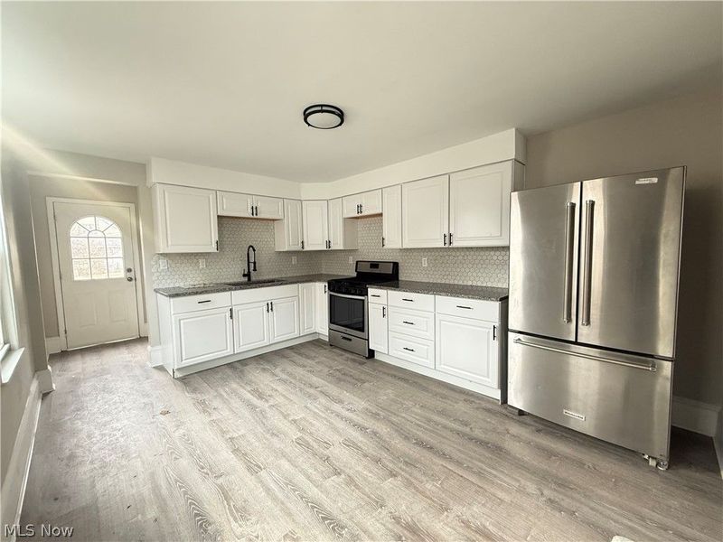 3876 W 17th Street, Cleveland, OH 44109 Photo 3