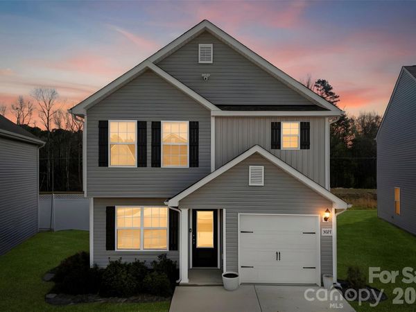 3027 Crescent Lake Lane, Charlotte, NC 28214