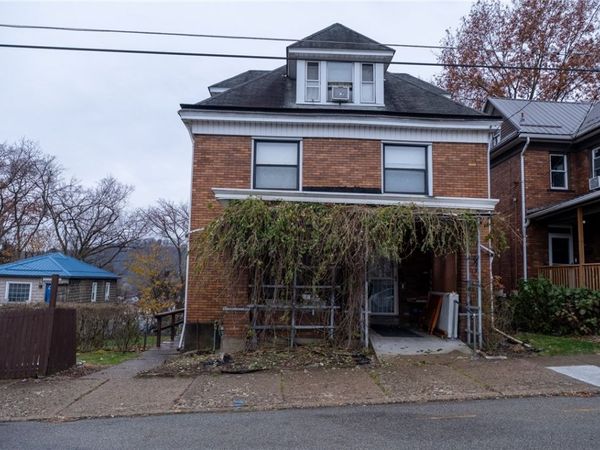 608 E 8TH AVENUE, Tarentum, PA 15084