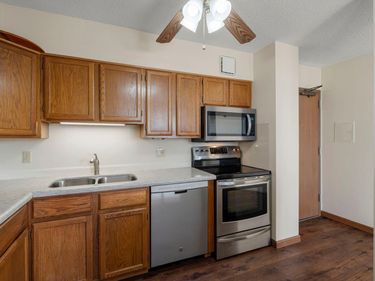 7600 Golden Valley Road, Unit 1004, Golden Valley, MN 55427