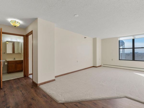 7600 Golden Valley Road, Unit 1004, Golden Valley, MN 55427