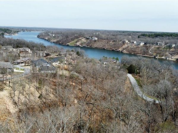 Sorbie Drive, Bella Vista, AR 72715