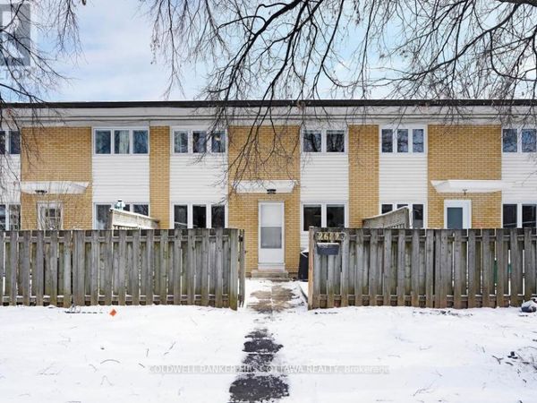 2682B Moncton Road, Ottawa, ON K2B7W1