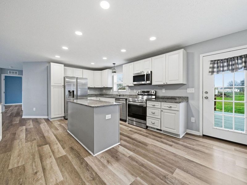 6118 North Road , West Jefferson, OH 43162 Photo 11