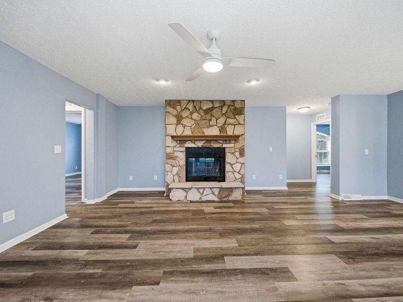 6118 North Road , West Jefferson, OH 43162 Photo 17