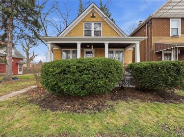 2621 Welch Avenue, Niagara Falls, NY 14303