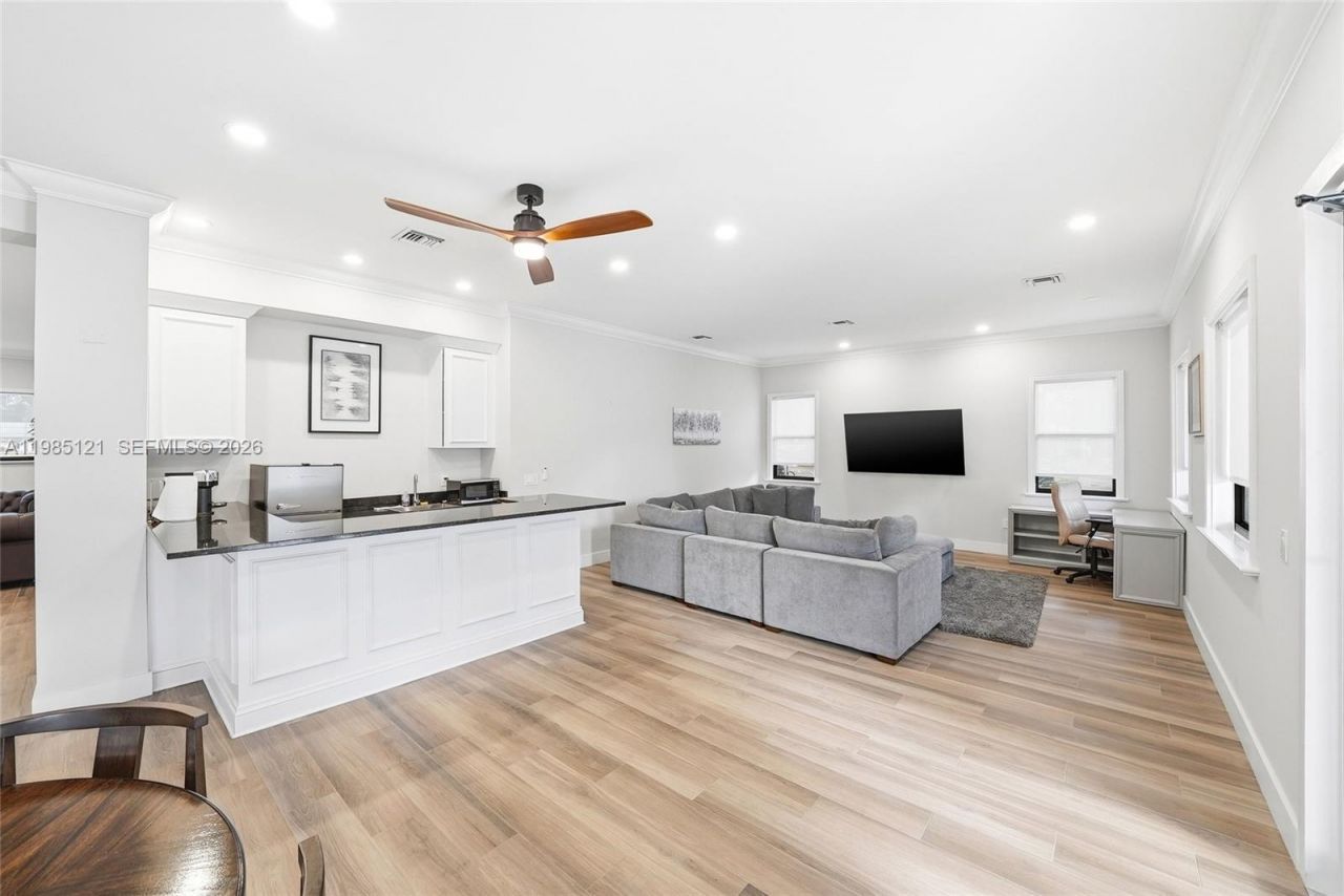 2600 S University Dr , Unit 303, Davie, FL 33328 Photo