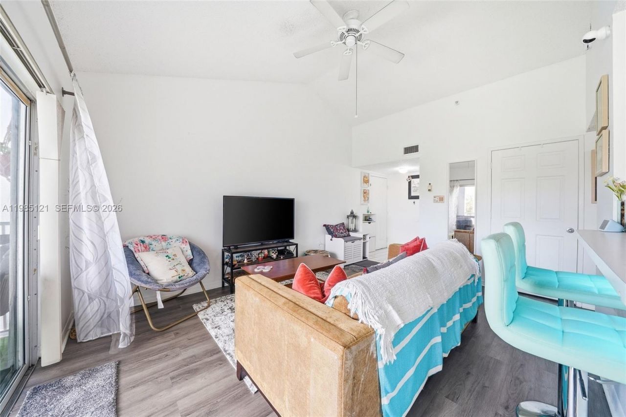 2600 S University Dr , Unit 303, Davie, FL 33328 Photo