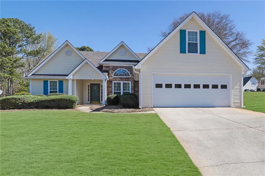 6185 Devonshire Drive, Flowery Branch, GA 30542 Main Photo