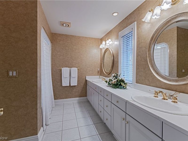 16770 Staffordshire Court, Chagrin Falls, OH 44023 Photo 26