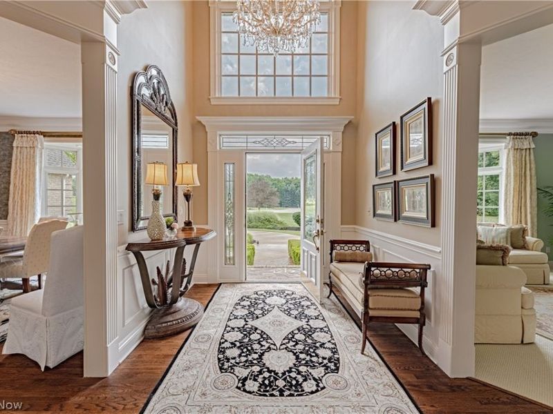 16770 Staffordshire Court, Chagrin Falls, OH 44023 Photo 3