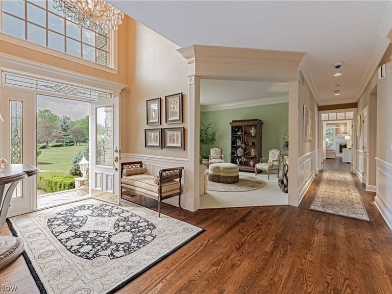 16770 Staffordshire Court, Chagrin Falls, OH 44023 Photo 4