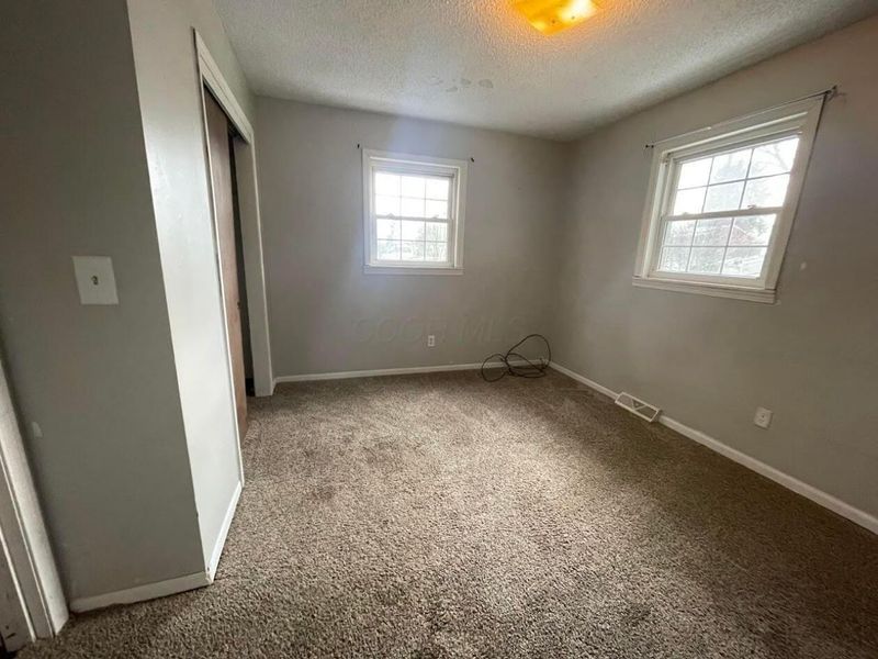 330 Walnut Hills Drive , Zanesville, OH 43701 Photo 16