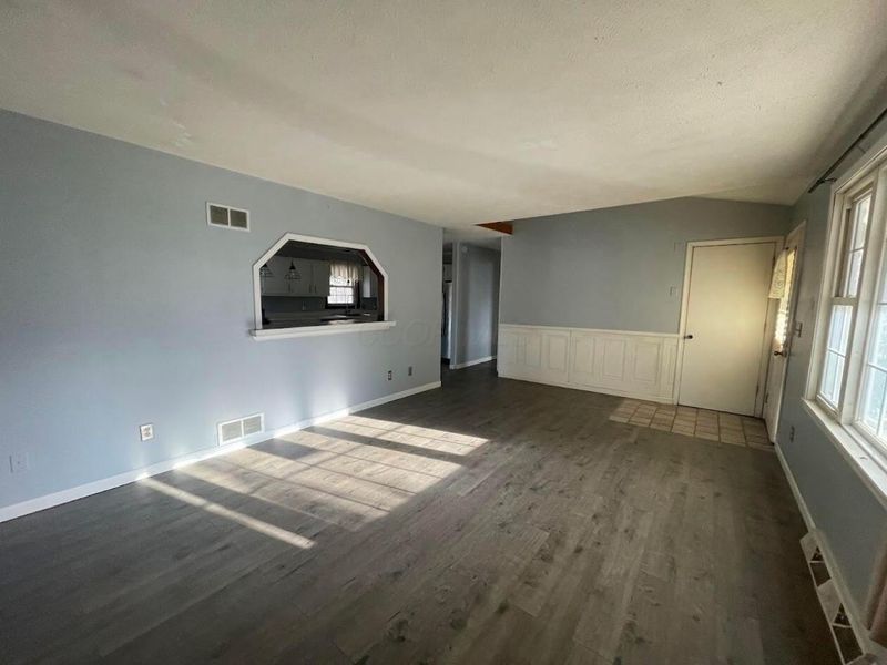 330 Walnut Hills Drive , Zanesville, OH 43701 Photo 8