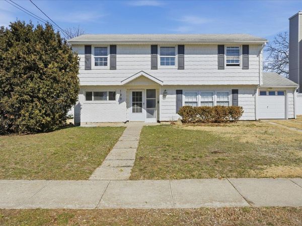 199 N Delaware Avenue , Massapequa, NY 11758