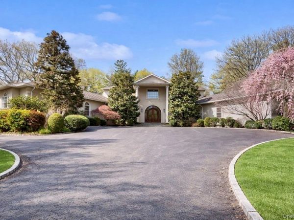 406 Duck Pond , Locust Valley, NY 11560