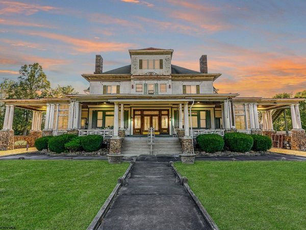 1266 National Pike Road, Hopwood, PA 15445