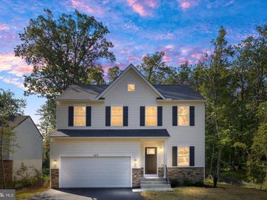 327 YORKTOWN BOULEVARD , LOCUST GROVE, VA 22508