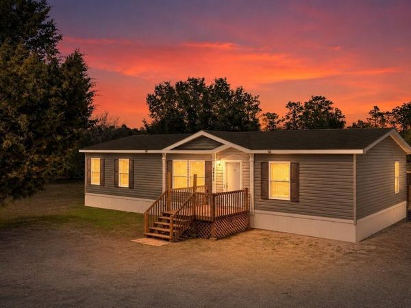 2442 Pinewood Drive, Chipley, FL 32428