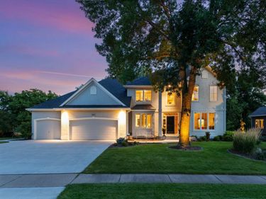 18643 Magenta Bay, Eden Prairie, MN 55347