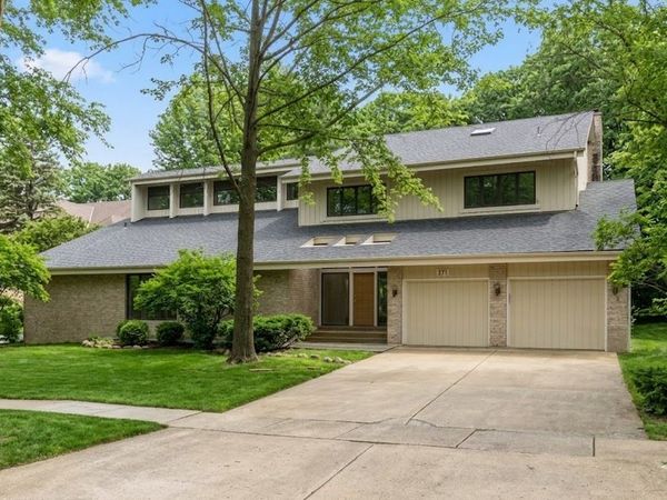 371 W Arboretum Circle , Wheaton, IL 60189