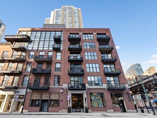 300 W Grand Avenue , Unit 302, Chicago, IL 60654