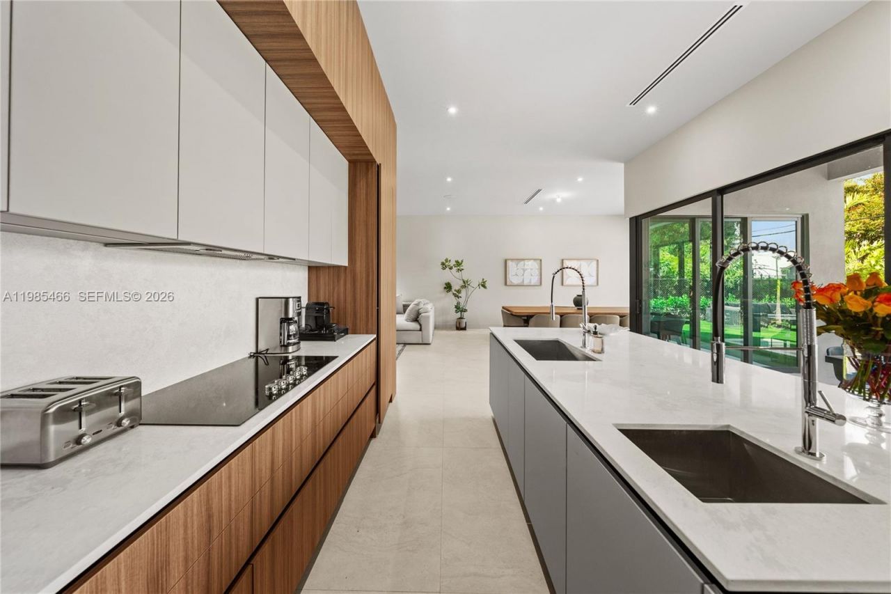 245 NE 116th St, Miami, FL 33161 Photo