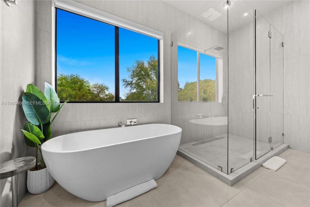 245 NE 116th St, Miami, FL 33161 Photo