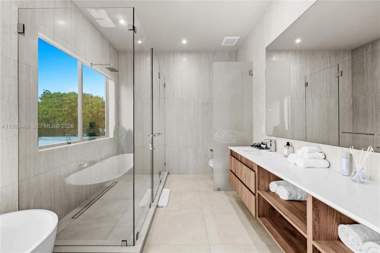 245 NE 116th St, Miami, FL 33161 Photo