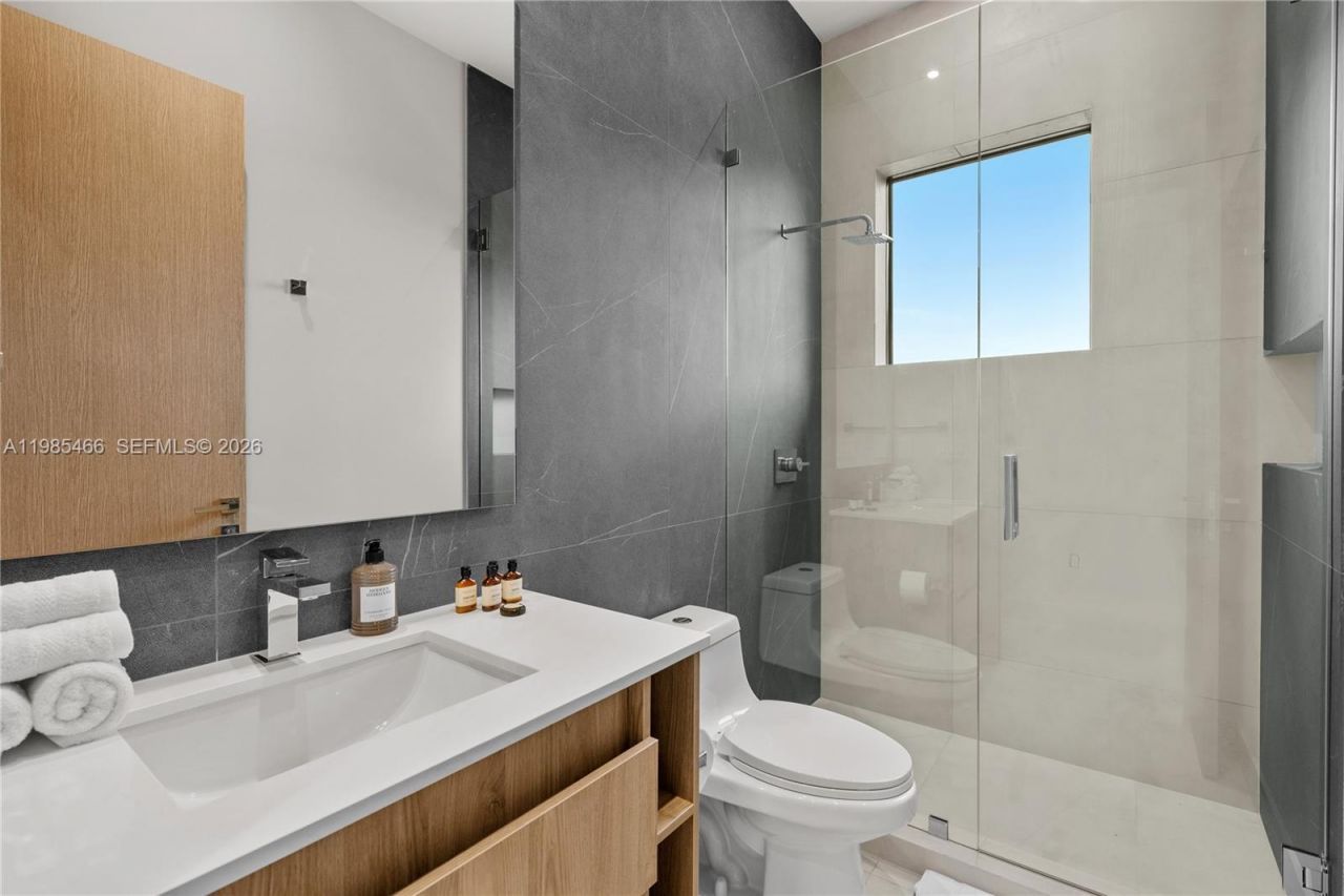 245 NE 116th St, Miami, FL 33161 Photo