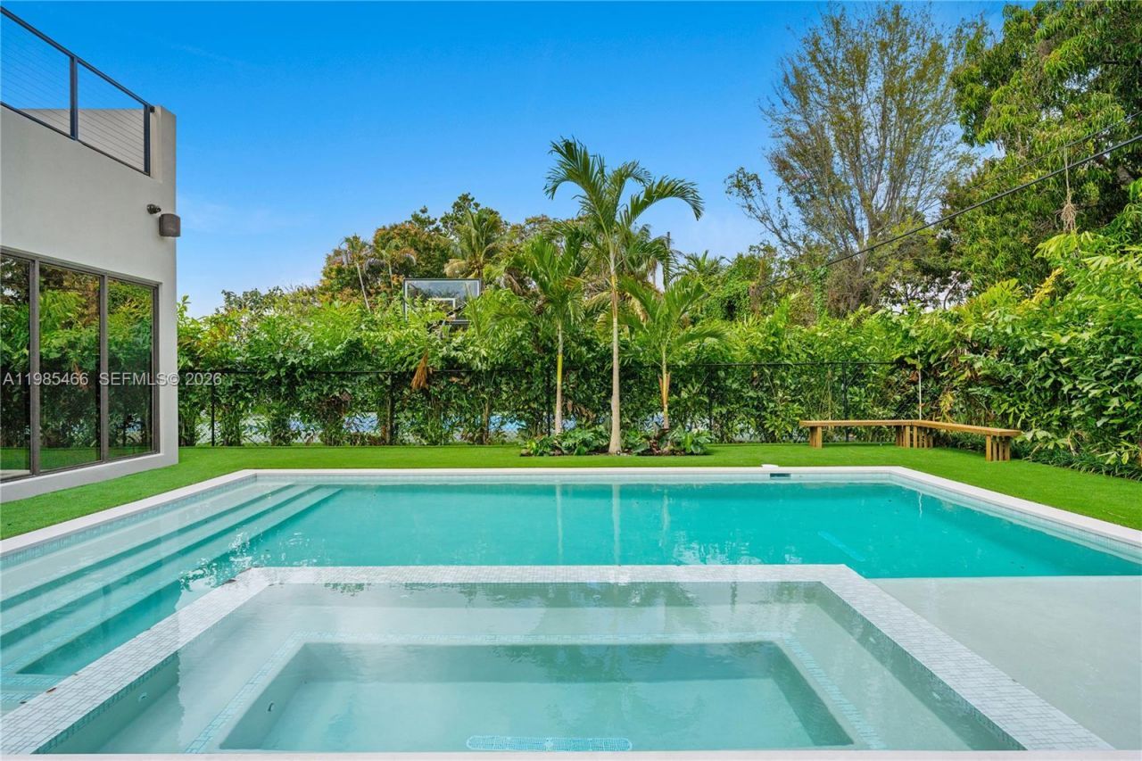 245 NE 116th St, Miami, FL 33161 Photo