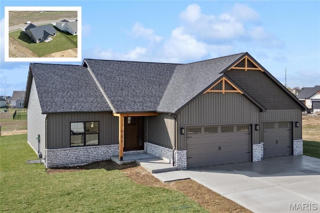 825 Golden Bell Lane , O Fallon, IL 62269 Main Photo
